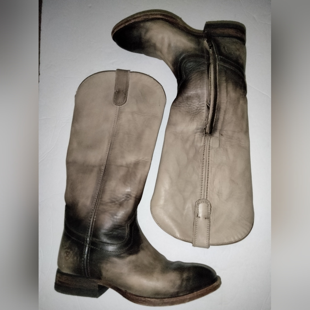 Ariat (Size 6B) Ombre Roper Western Rustic Leather Upper & Lining 1" Heel Boots